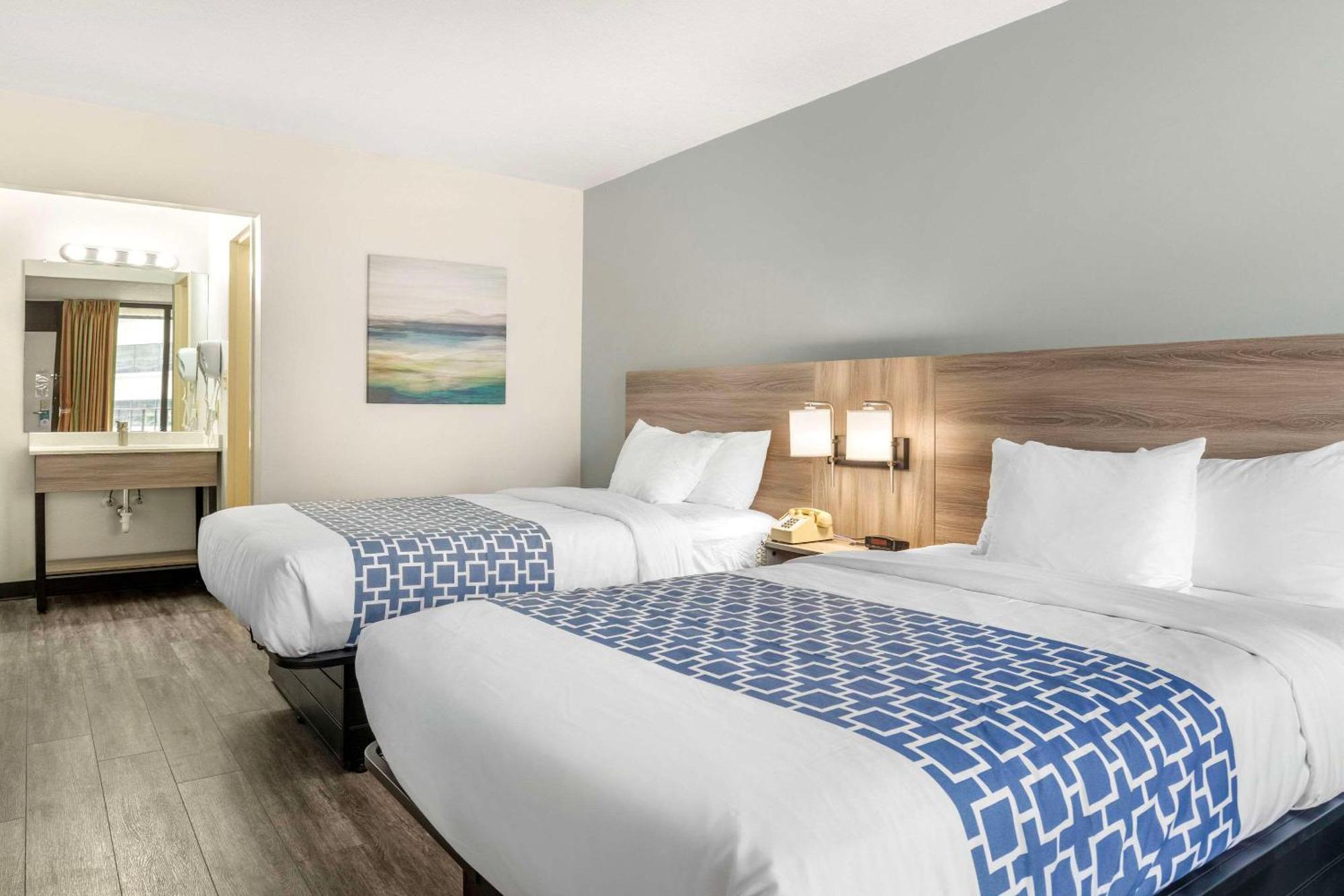 Suburban Studios Tysons Corner Vienna Bagian luar foto