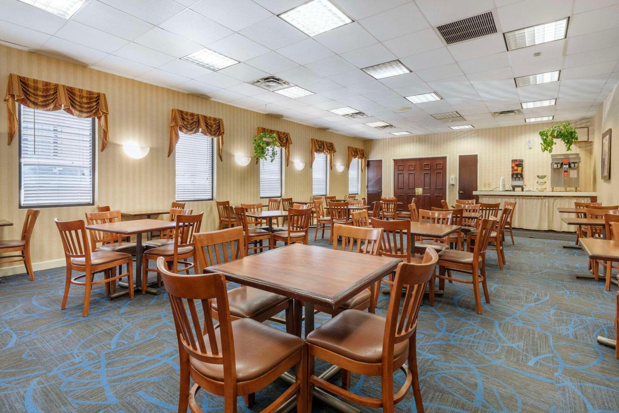 Suburban Studios Tysons Corner Vienna Bagian luar foto