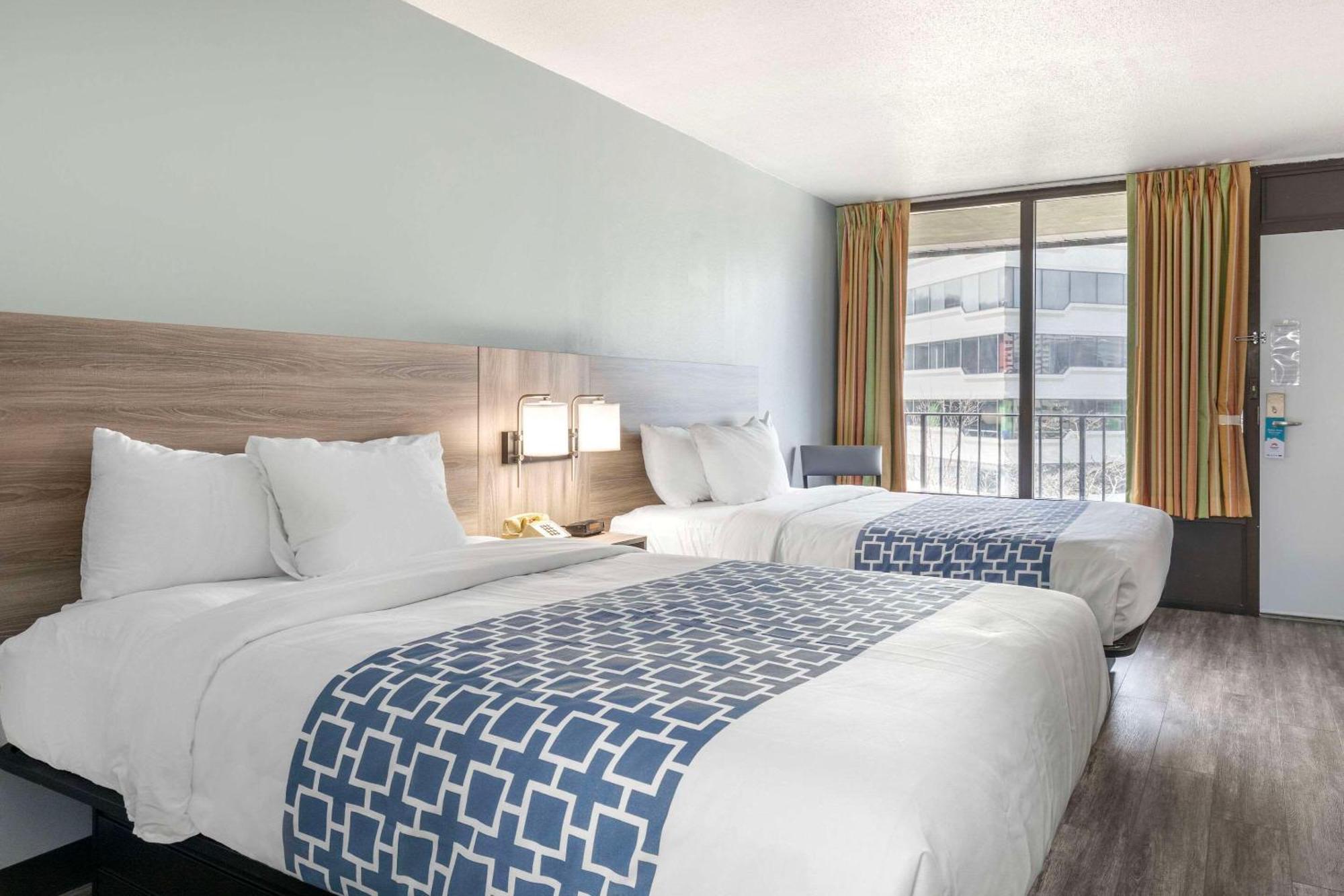 Suburban Studios Tysons Corner Vienna Bagian luar foto
